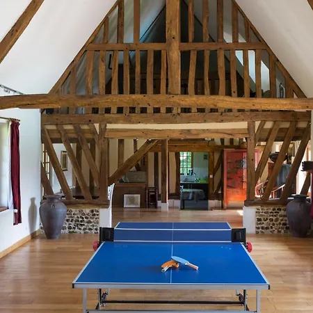 Saint-maclou Chateau Sleeps 28 Pool 度假居